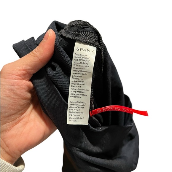 SPANX Mama Maternity Faux Leather High-Waisted Leggings - Picture 6 of 6